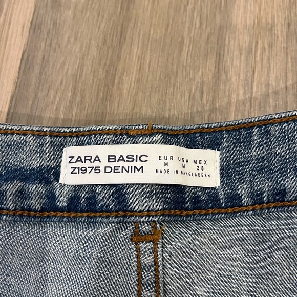 Denim mini skirt size medium - Picture 5 of 7